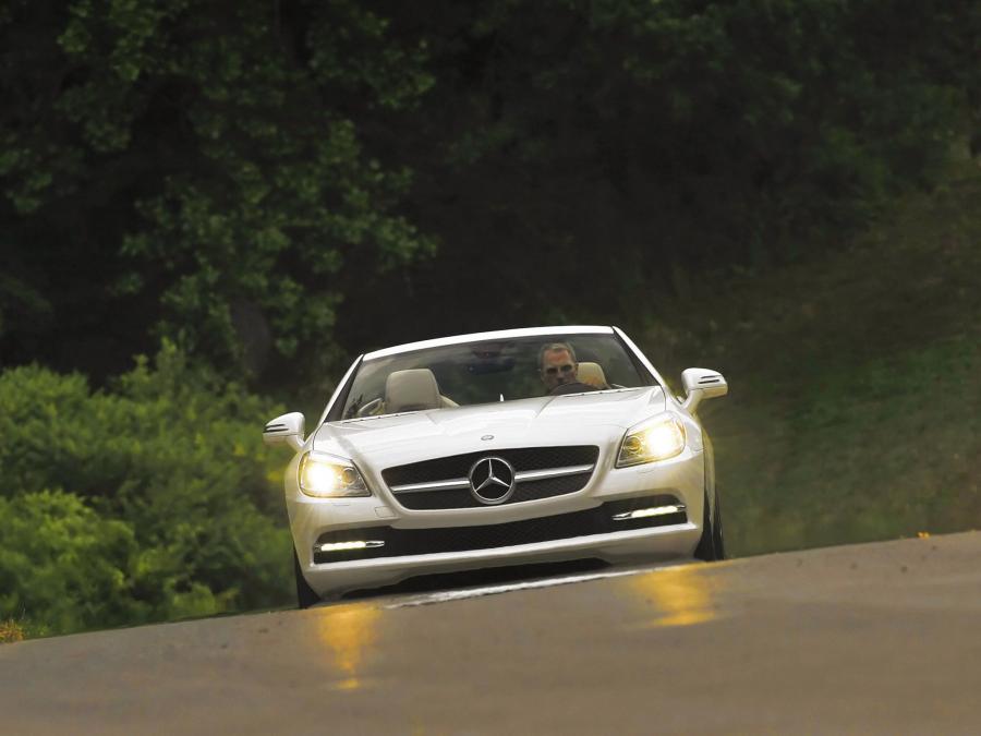  Mercedes-Benz SLK350 2011 года  (US) (фото 22 из 47)